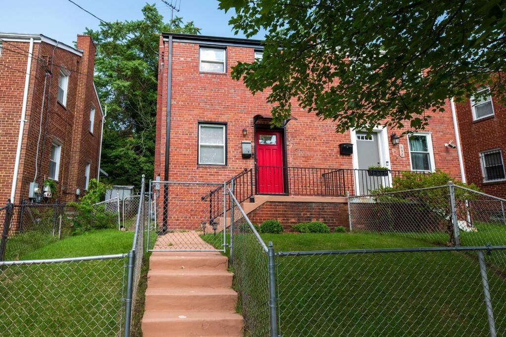 Red Door Rendezvous Villa Washington Exterior photo