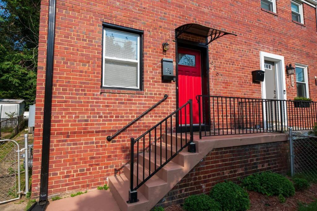 Red Door Rendezvous Villa Washington Exterior photo